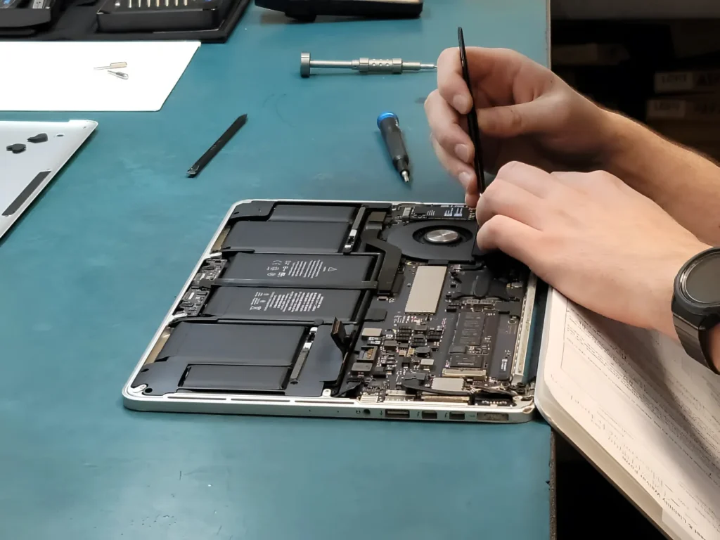 How MacBook Repair Dubai Can Save Businesses Hundreds of Dollars Onsite Repair