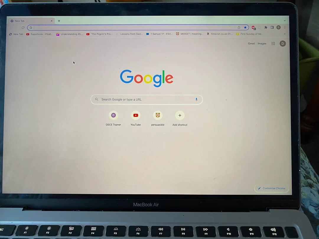 M3 MacBook Air Screen Is Dim After Opening Lid?
